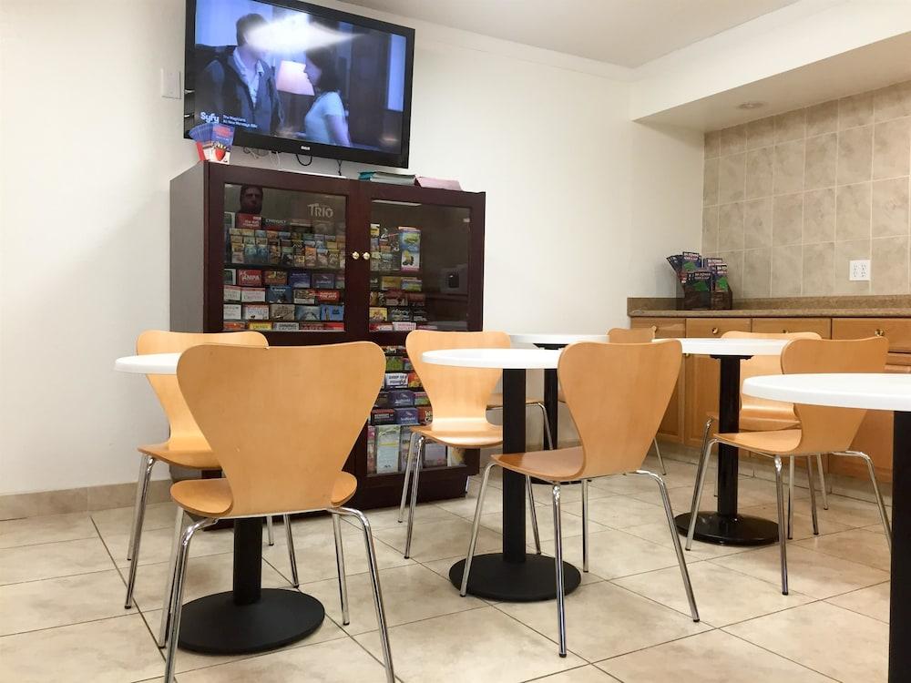 Motel 6-Tampa, Fl - Fairgrounds Heartland Экстерьер фото