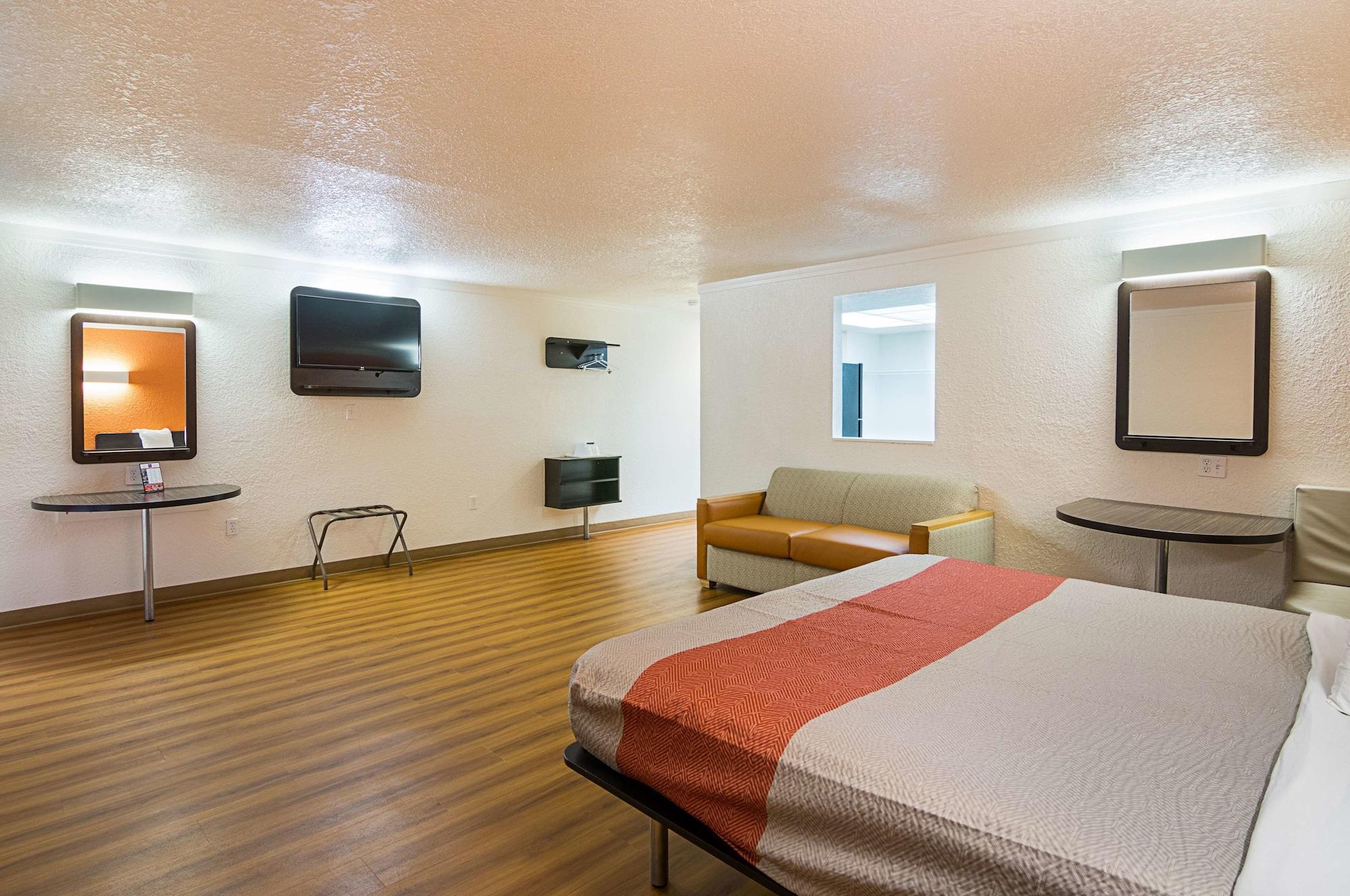 Motel 6-Tampa, Fl - Fairgrounds Heartland Экстерьер фото