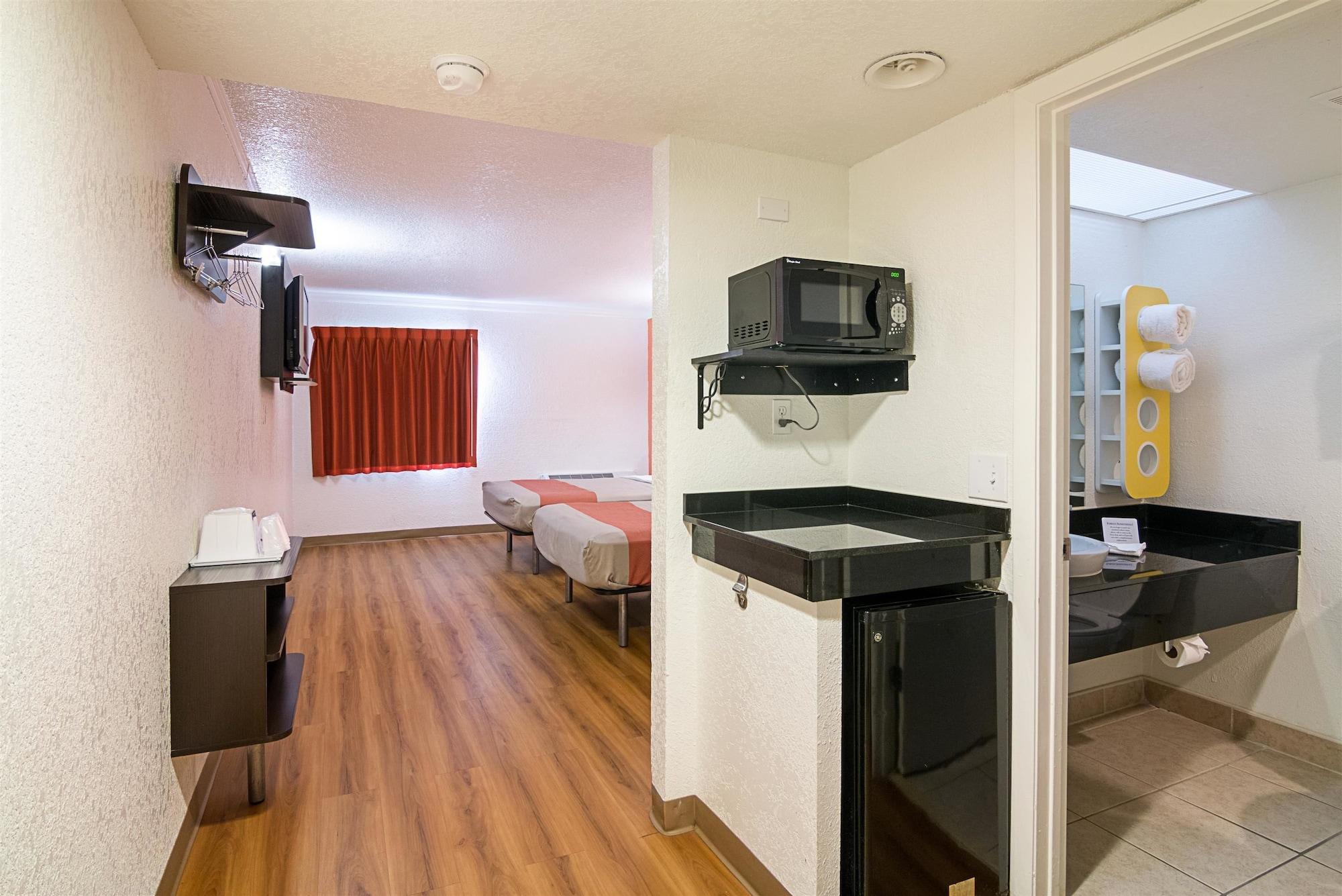 Motel 6-Tampa, Fl - Fairgrounds Heartland Экстерьер фото
