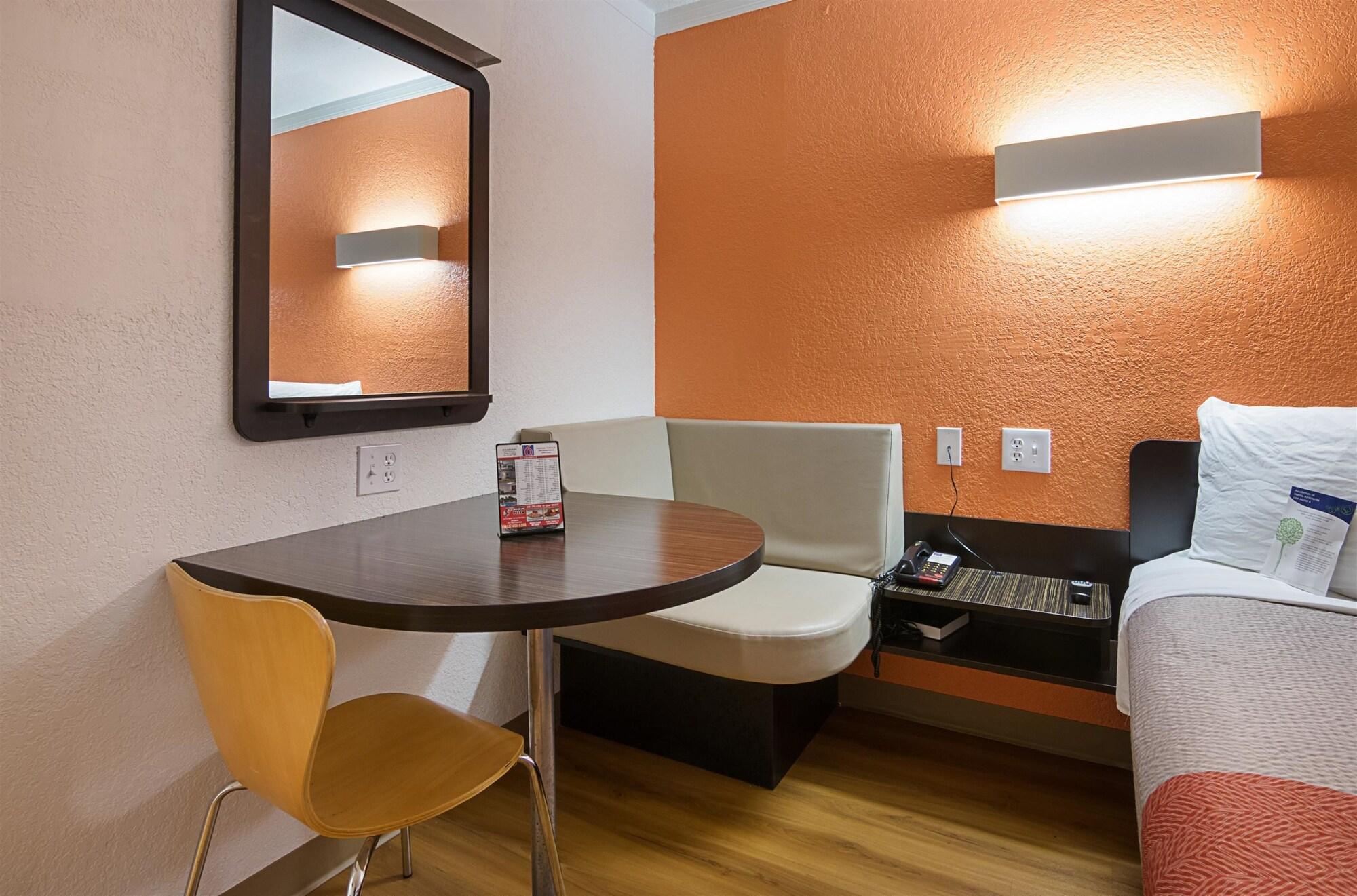 Motel 6-Tampa, Fl - Fairgrounds Heartland Экстерьер фото
