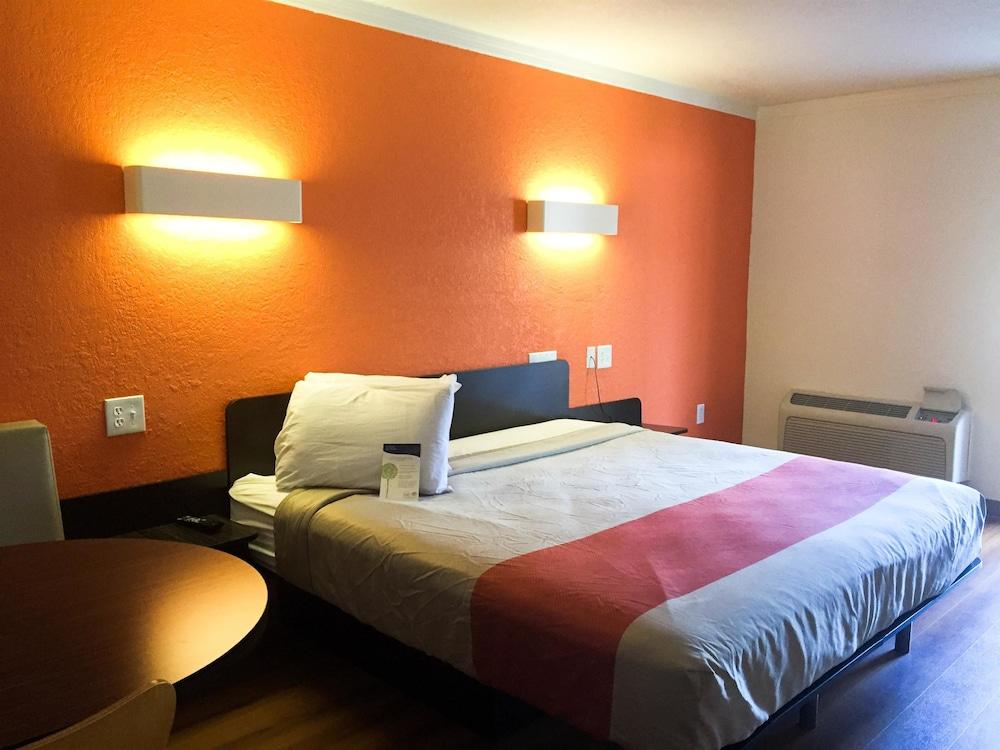 Motel 6-Tampa, Fl - Fairgrounds Heartland Экстерьер фото
