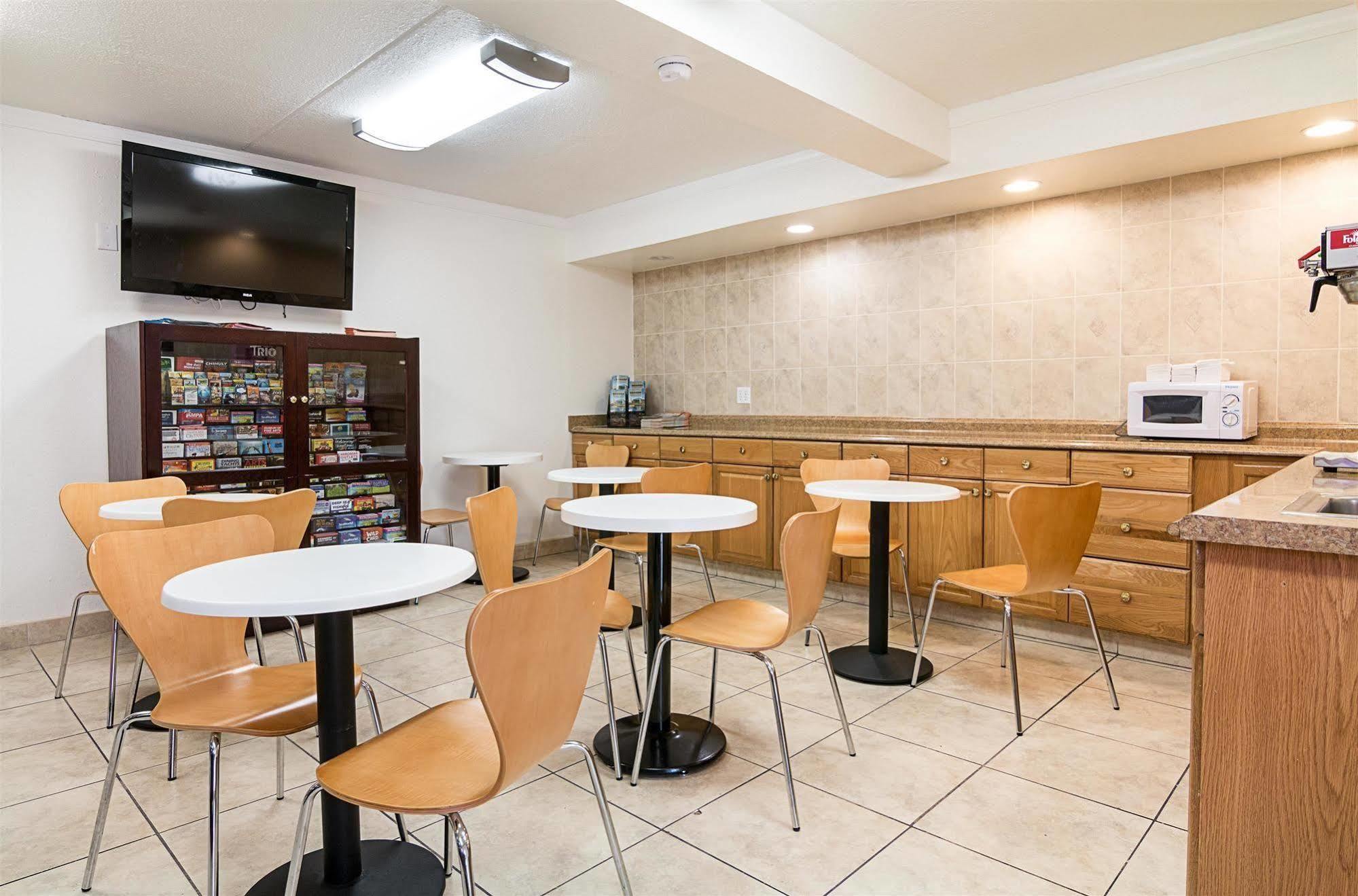 Motel 6-Tampa, Fl - Fairgrounds Heartland Экстерьер фото