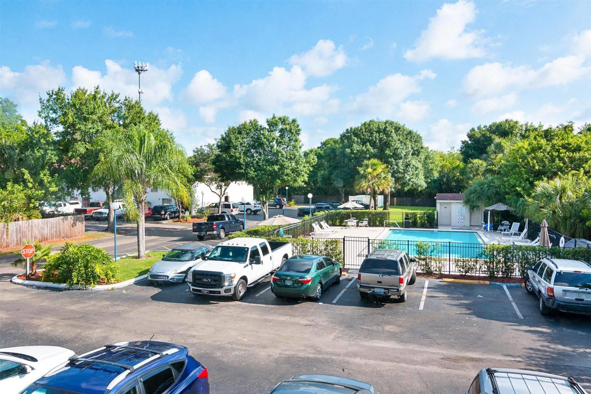 Motel 6-Tampa, Fl - Fairgrounds Heartland Экстерьер фото
